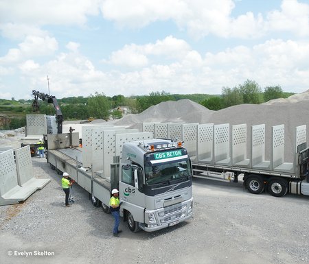 Arrival of the hotel walls